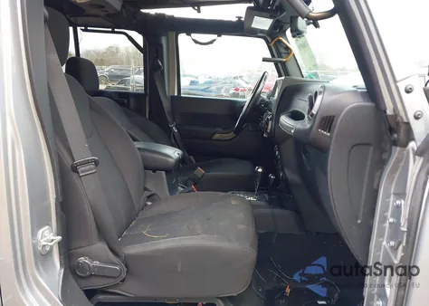 2015 Jeep Wrangler Unlimited Sport z USA, uszkodzony, nr VIN 1C4BJWDG8FL682164